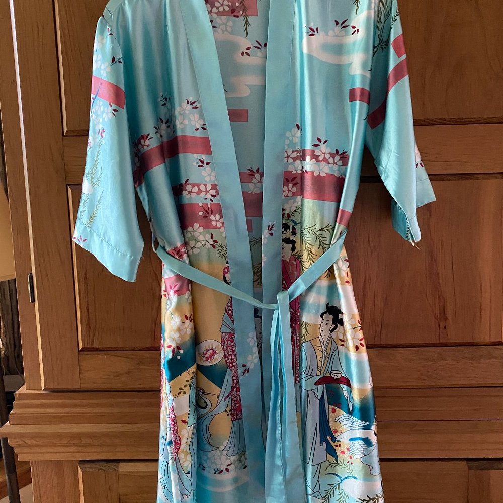 lightweight robe   Material:   SATIN